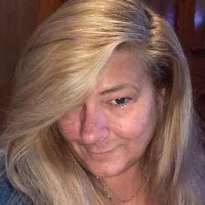 Meet your Posher, Denise